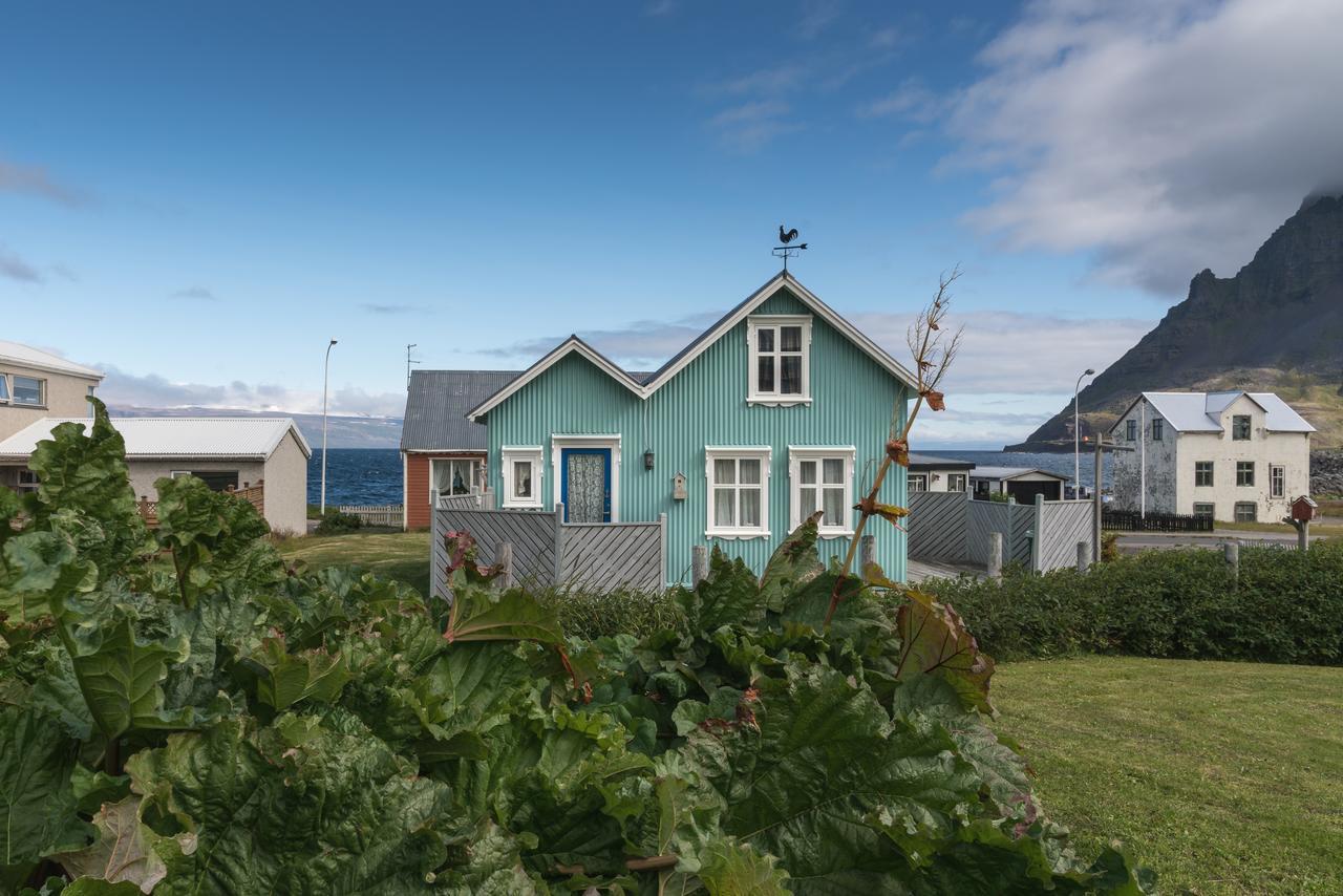 The Little House Villa Bolungarvik Exterior photo