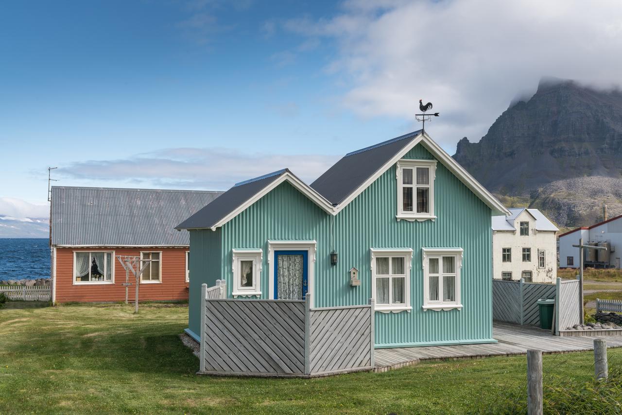 The Little House Villa Bolungarvik Exterior photo